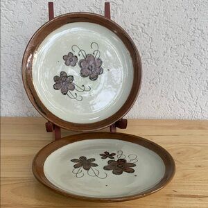 Ken Edwards set of 2 hand thrown Mexican stoneware plates. 3 flower design